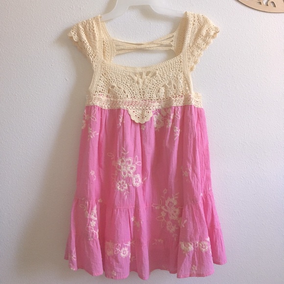 Vava by Joy Han embroidery/crochet top, flowy - Picture 1 of 3